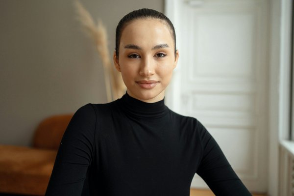 Descubre el papel de regalo doria blanco/oro para eventos elegantes